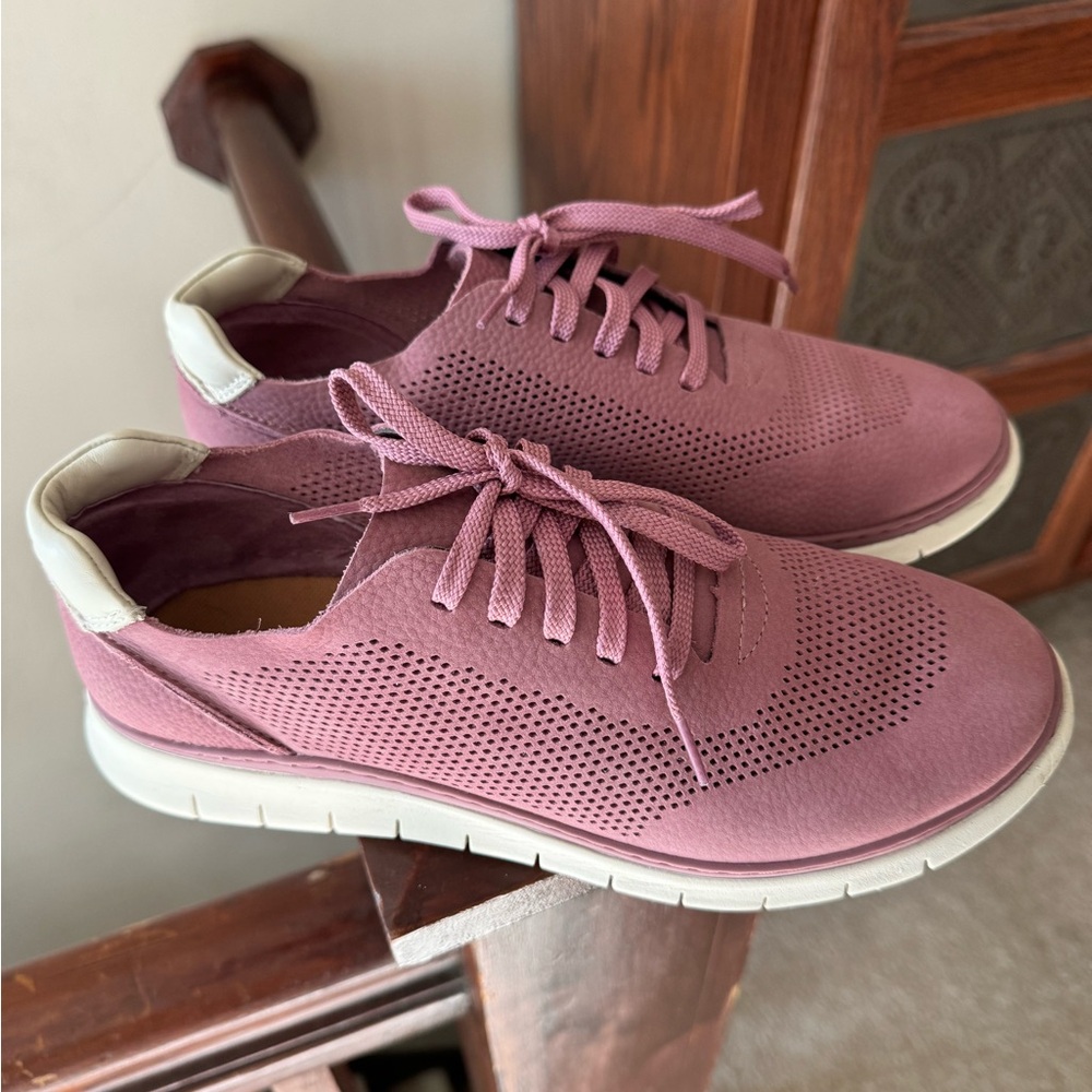 Vionic Joey sneakers in mauve 9.5